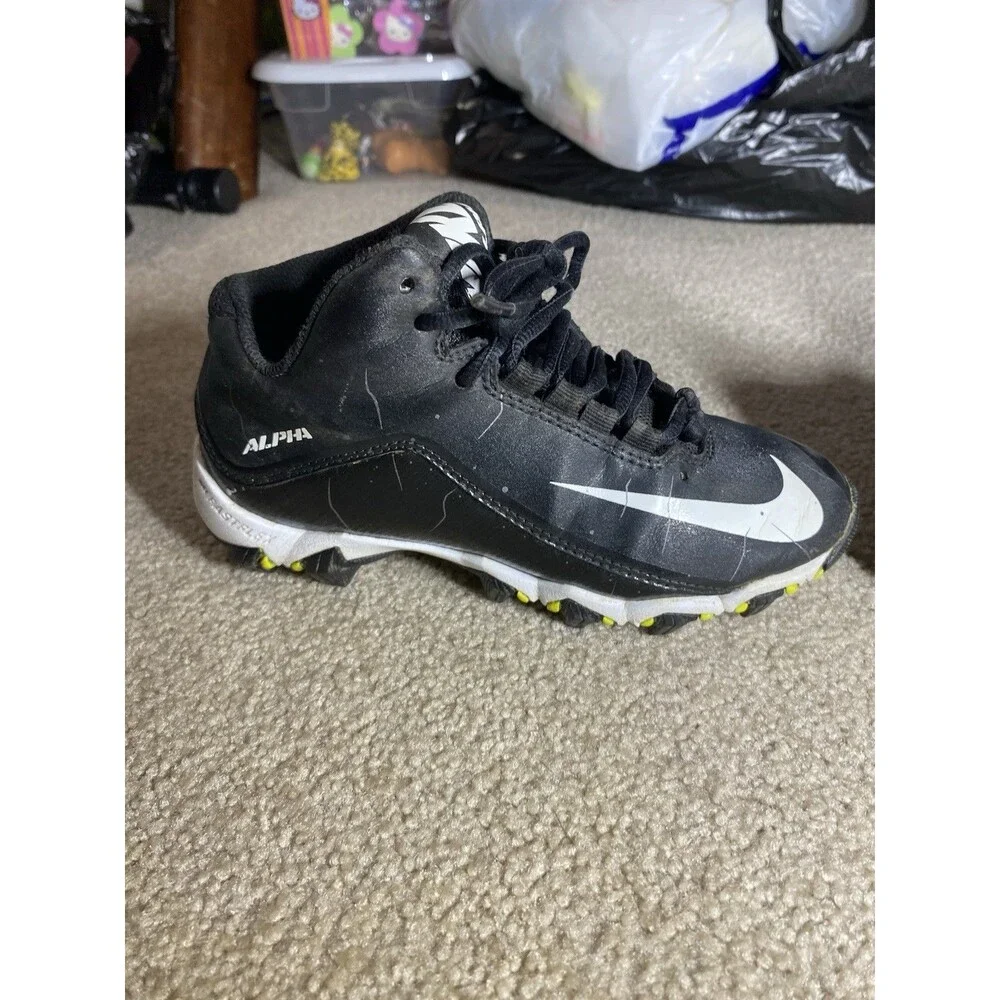 Nike Alpha Shark 2 Low Youth Football Cleats Black White 719953-002 Size 1Y Boys
